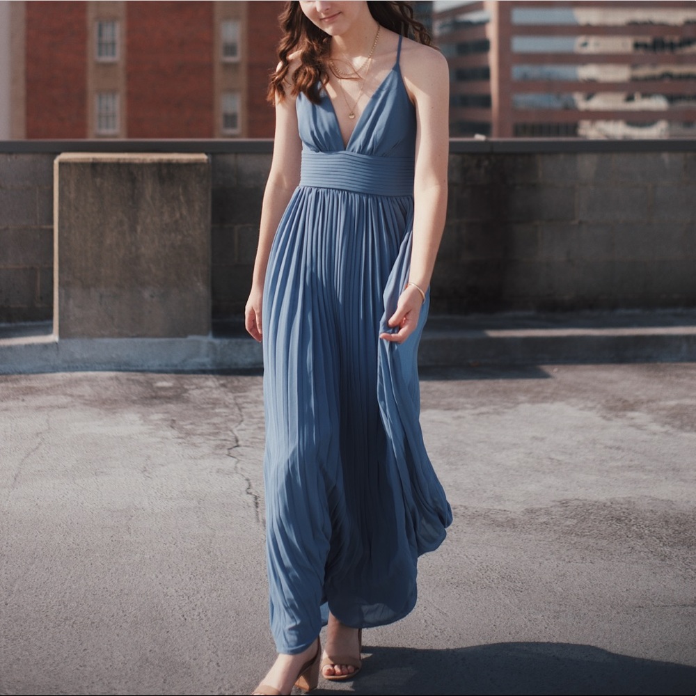 Lulu’s Blue Pleated Prom/Formal Dress
